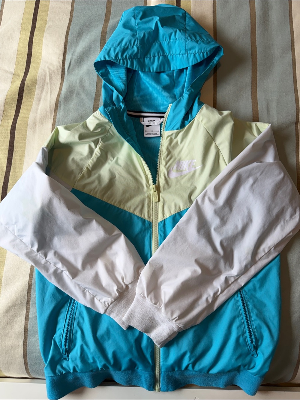Nike Kids Hooded Windrunner Colorblock Jacket in Teal, White & Light Green